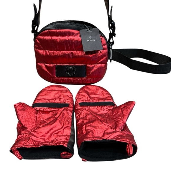 NWT’S RUDSAK Nylon Metallic Red & Black Bag/Fanny Pack With Gloves - Picture 2 of 7